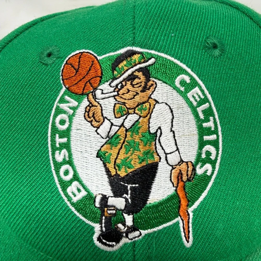 Vintage Boston Celtics NBA Snapback Hat Green Lucky Leprechaun Logo Cap Mens
